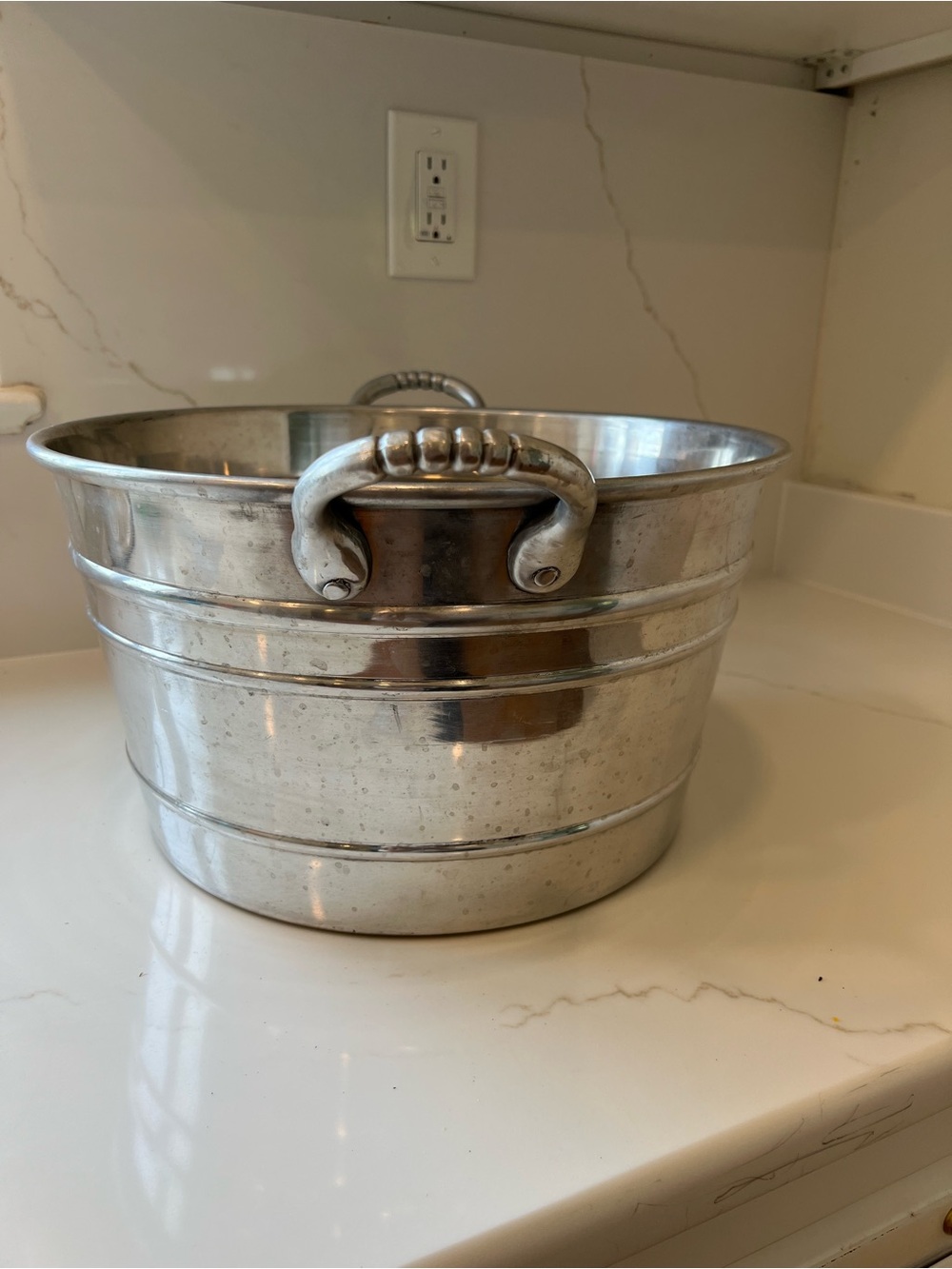 Aluminum Beverage Tub - Silver tone